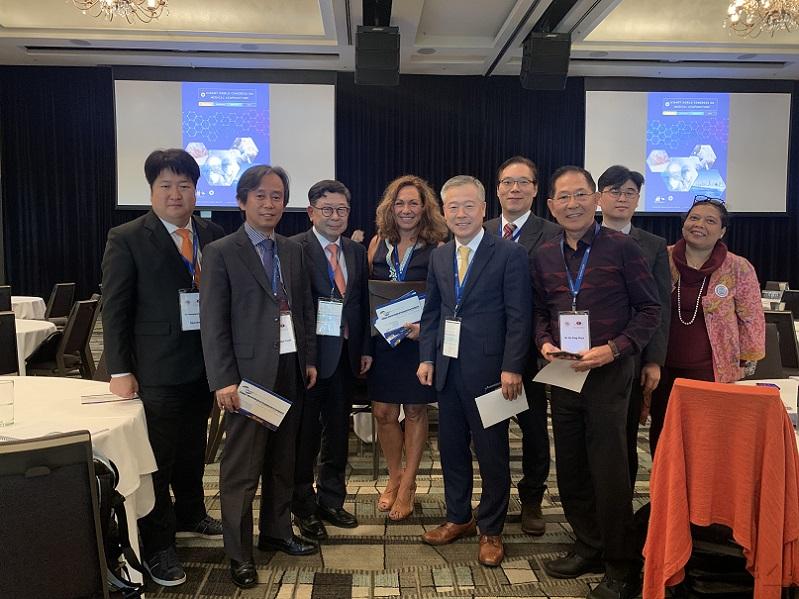 ICMART 2019에 참석한 대한한의학회 최도영회장(좌측에서 세번째).jpg